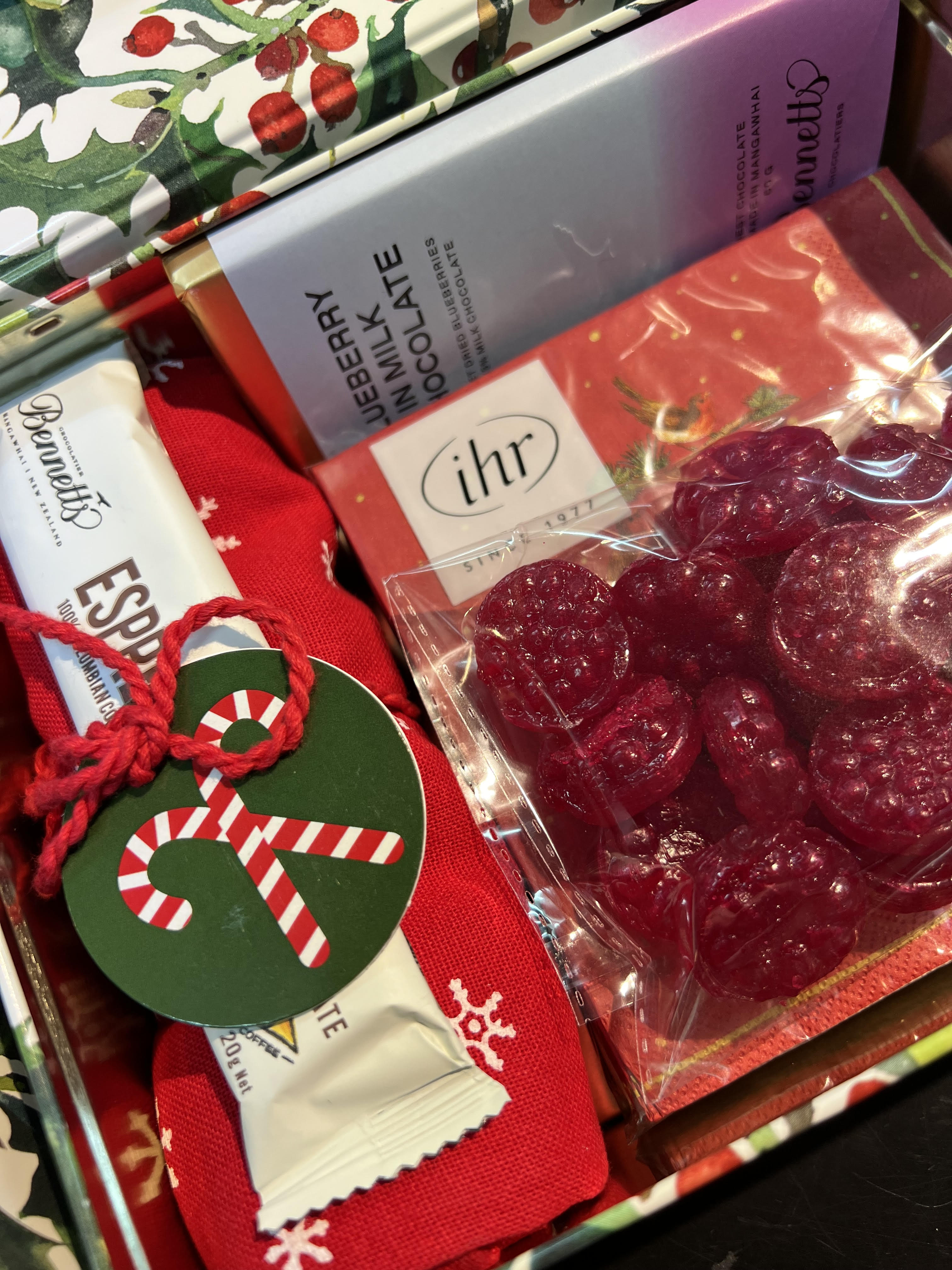 Holly Goodie Tin
