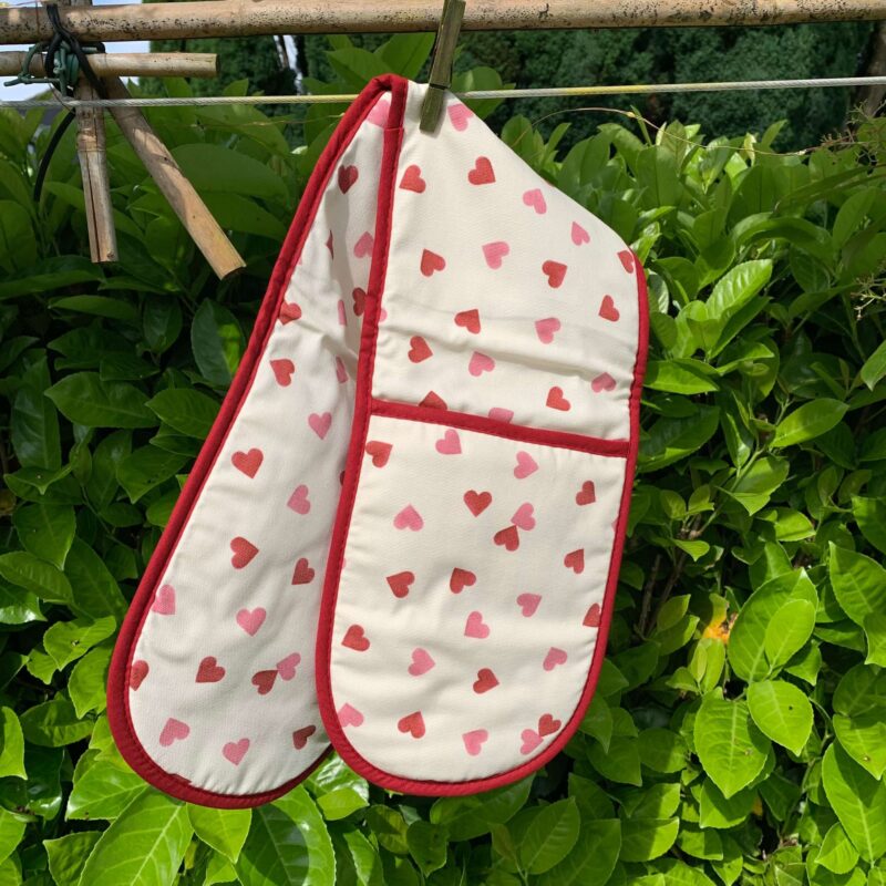 Pink Hearts Double Oven Glove