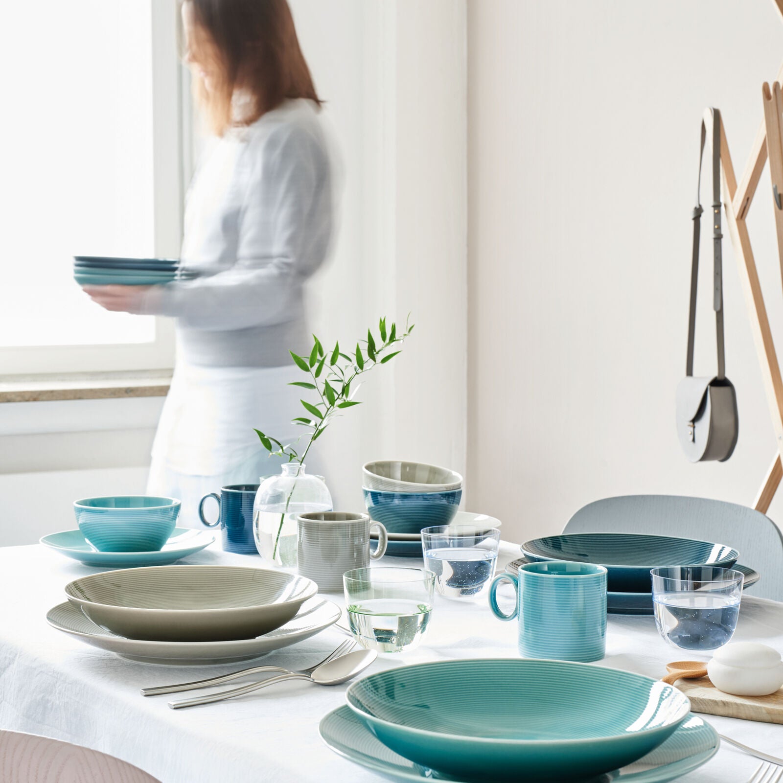 Moss Green Plate Deep 24cm