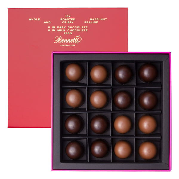 Christmas Edition Whole Roasted Hazelnut & Praline 16 Piece
