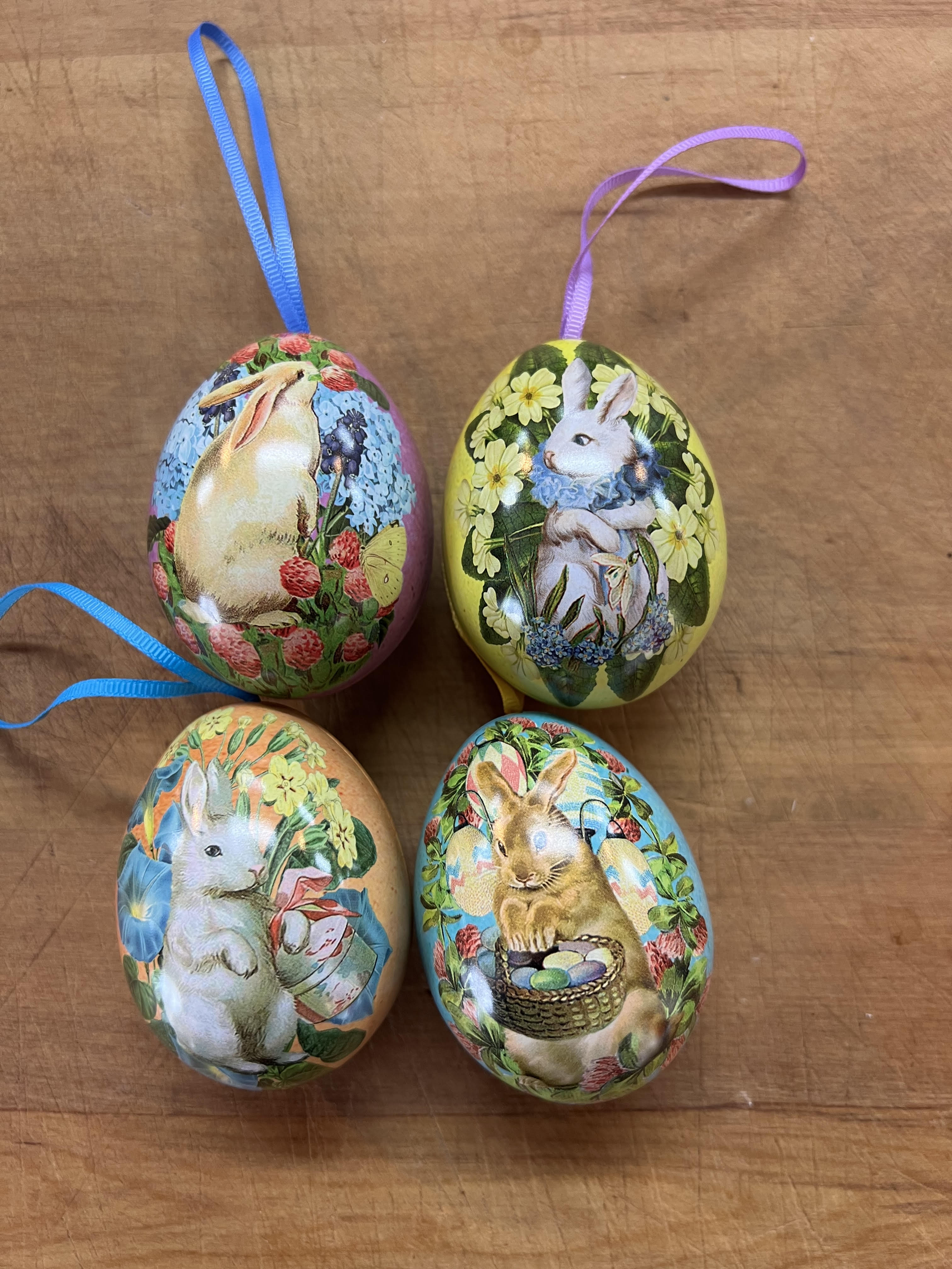 Rabbit Egg Shaped Tin / Small