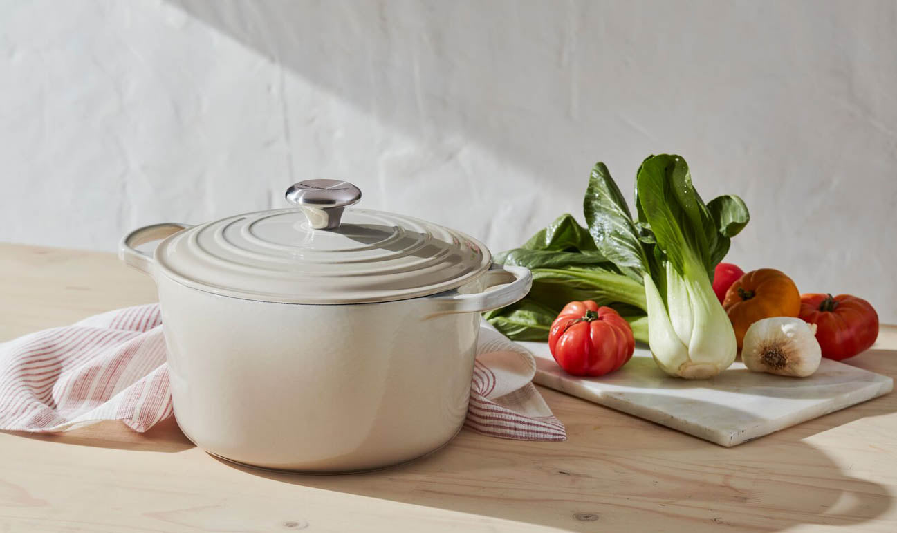 Signature Deep Round Casserole 26cm- Meringue
