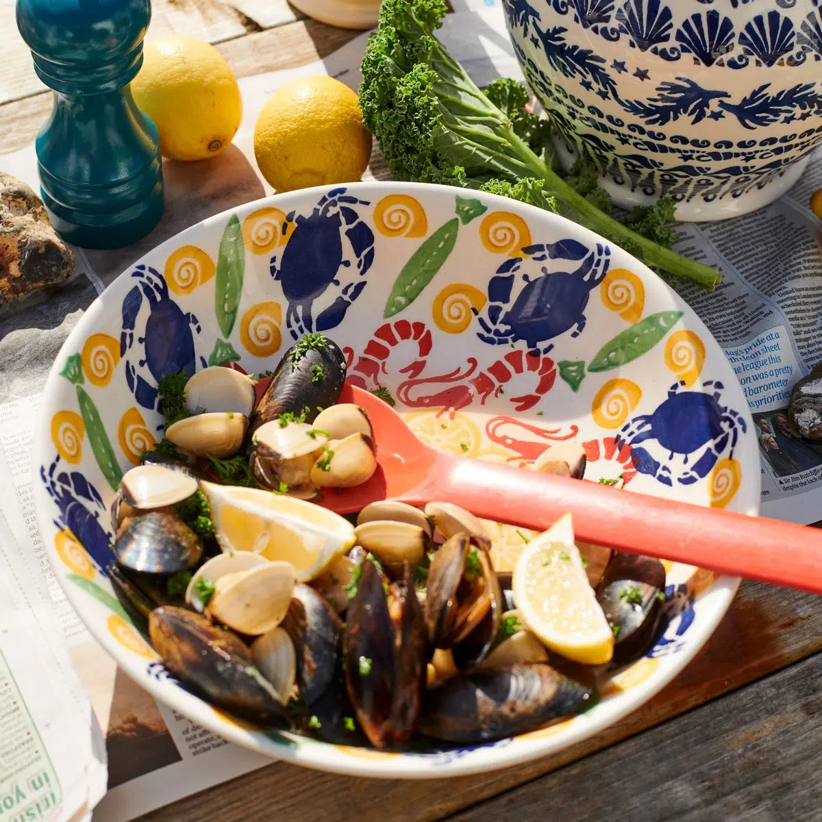 Crab & Shrimps Medium Bowl