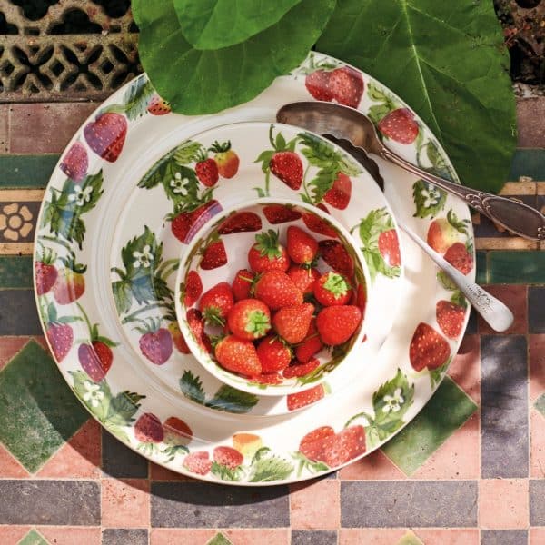 Strawberries 8 1/2" Plate