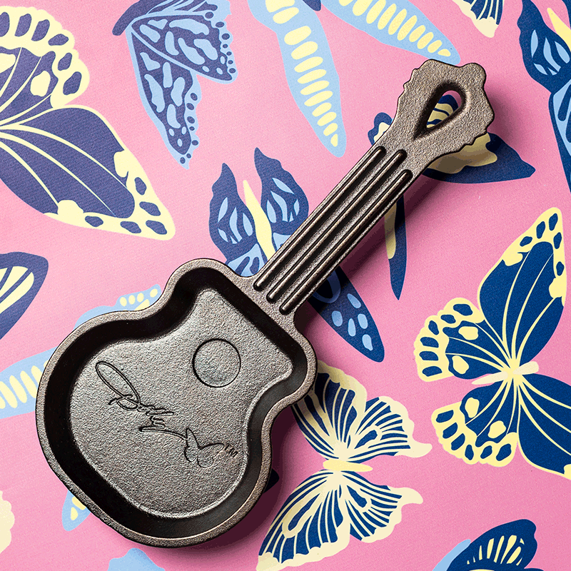 Dolly Guitar Mini Skillet