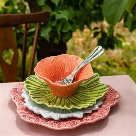 Maria Flor Plate 23 Cosmos
